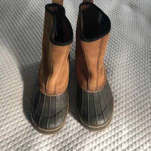 Redhead pull on duck boots Size 8